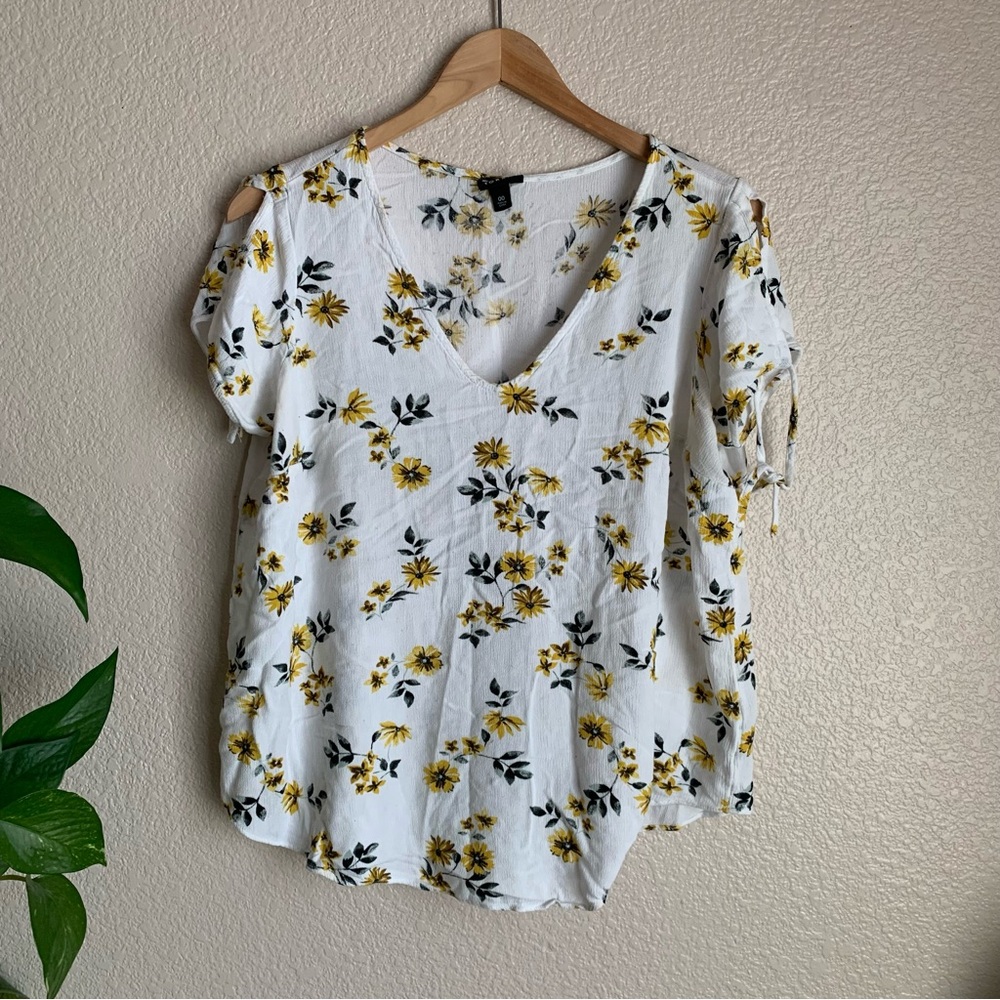 Torrid | Rayon Crepe Tie Sleeve Floral Print Top |